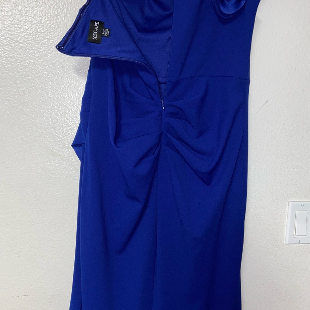 "IVY" ONE SHOULDER RUFFLE SCUBA CREPE DRESS - Picture 7 of 7